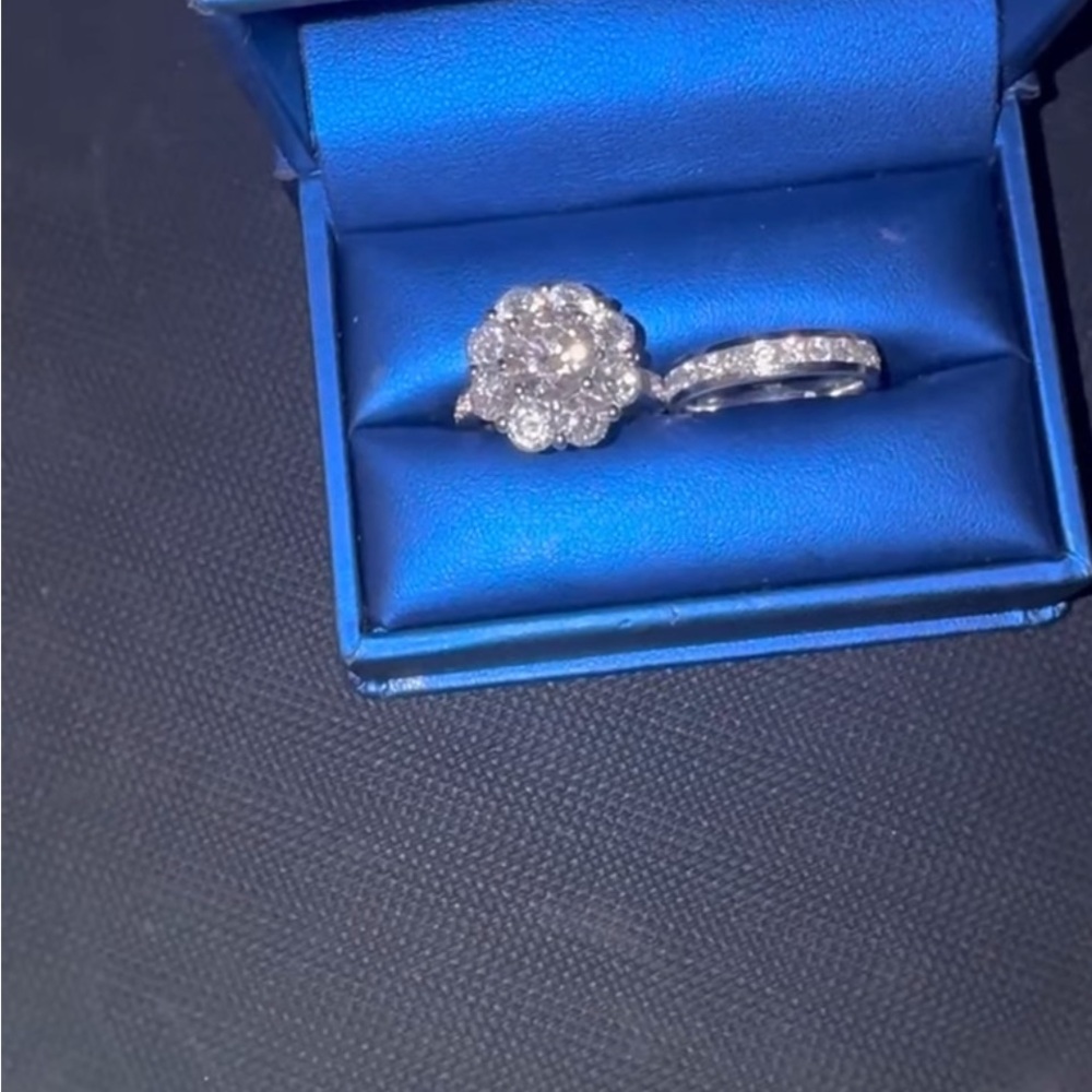Dazzling diamond wedding set